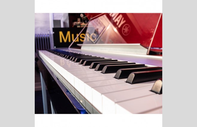 Used Yamaha Modus H01 Velvet Rouge Digital Piano Complete Package (SN:ECPK01005) - Image 6